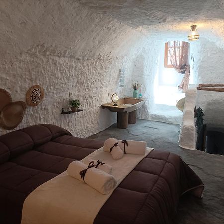 Cueva La Trapera Guest House Benamaurel Exterior photo