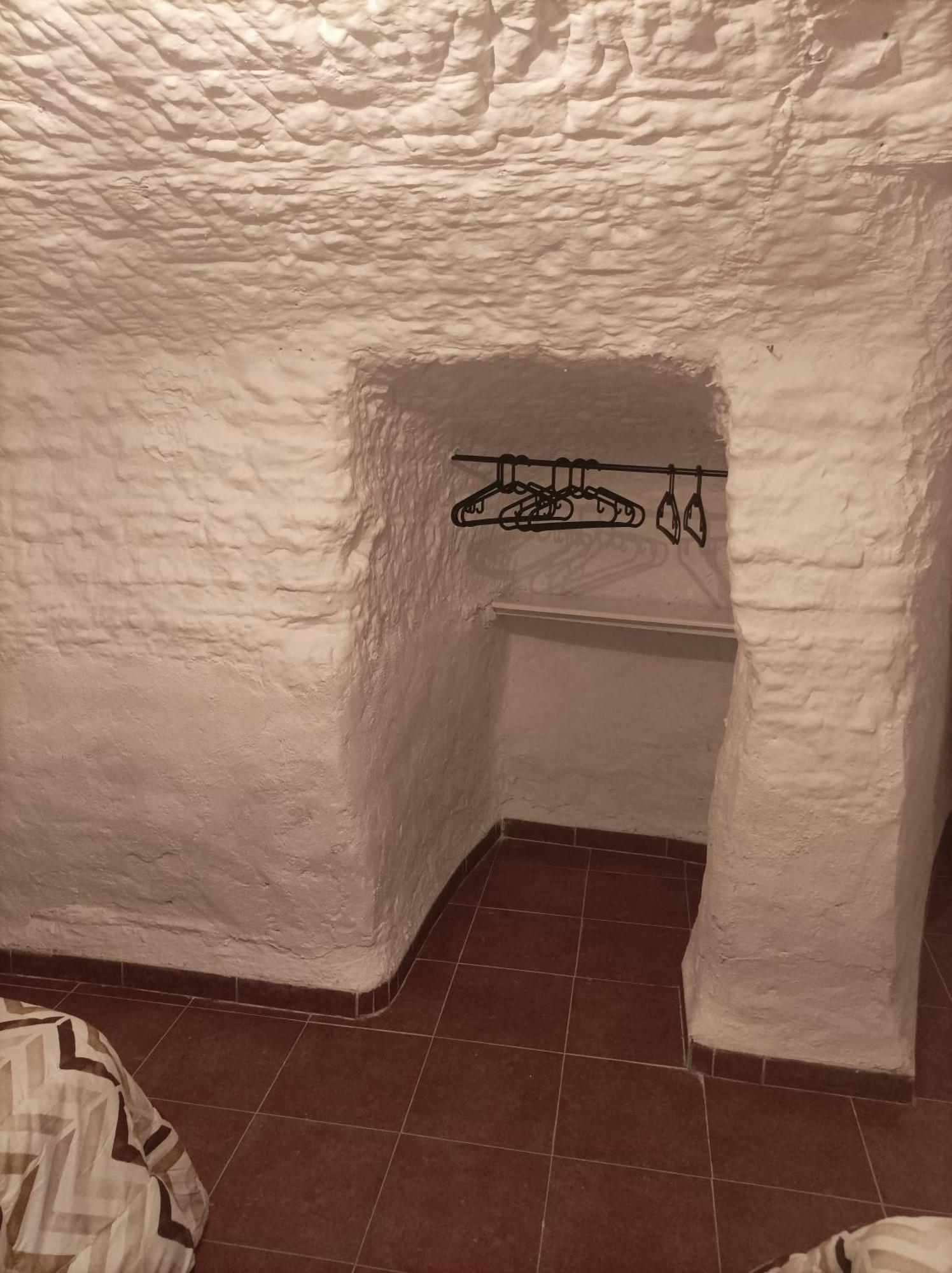 Cueva La Trapera Guest House Benamaurel Exterior photo