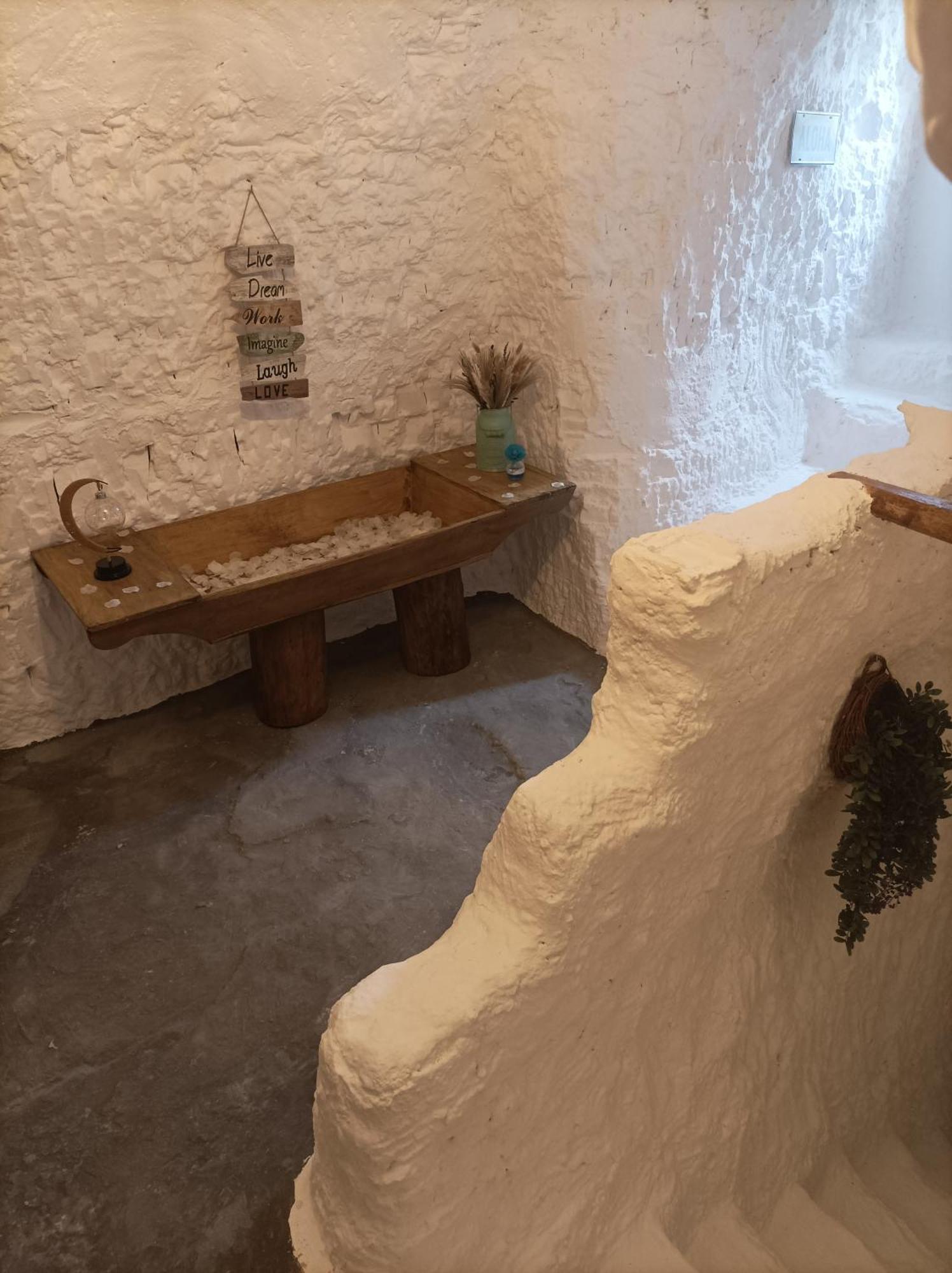 Cueva La Trapera Guest House Benamaurel Exterior photo