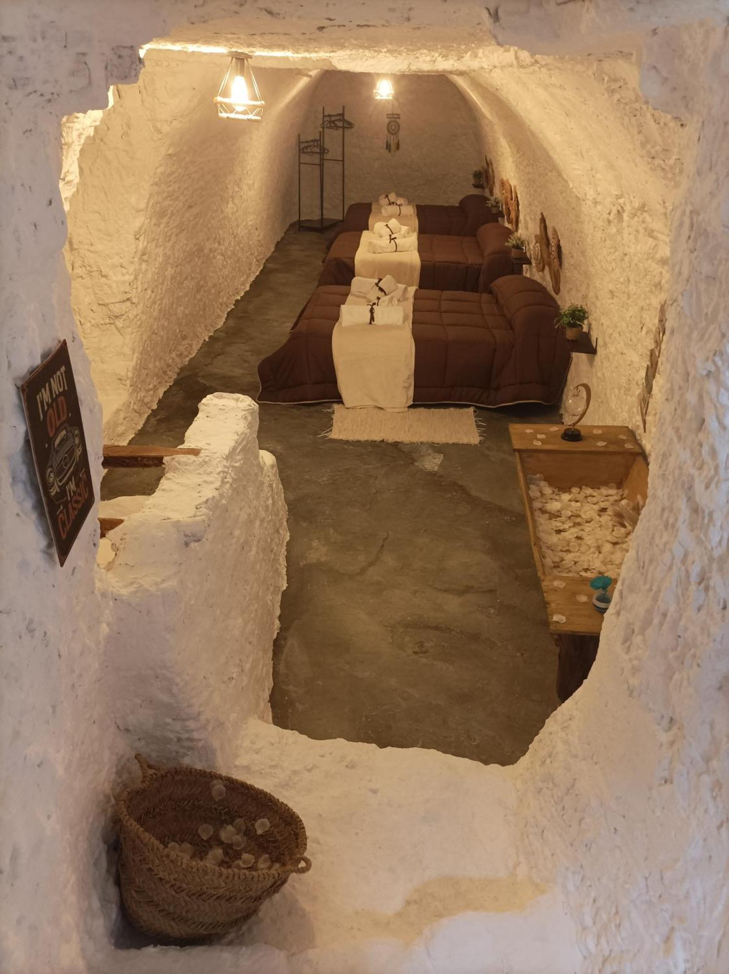 Cueva La Trapera Guest House Benamaurel Exterior photo