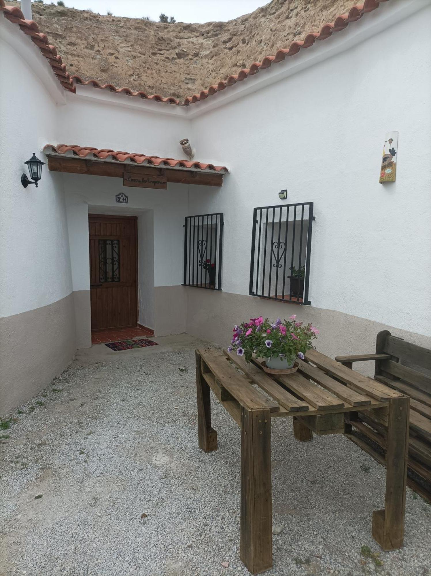 Cueva La Trapera Guest House Benamaurel Exterior photo