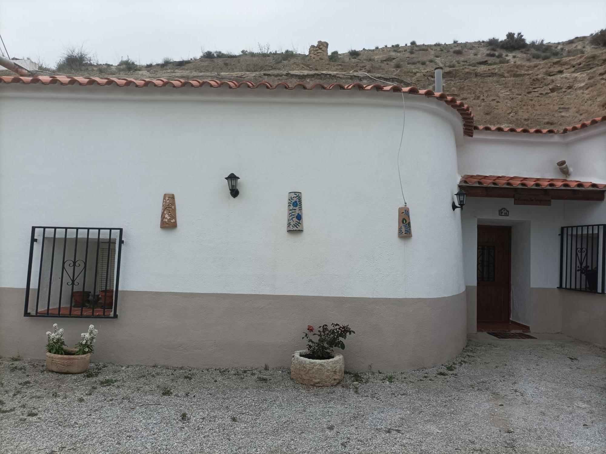 Cueva La Trapera Guest House Benamaurel Exterior photo