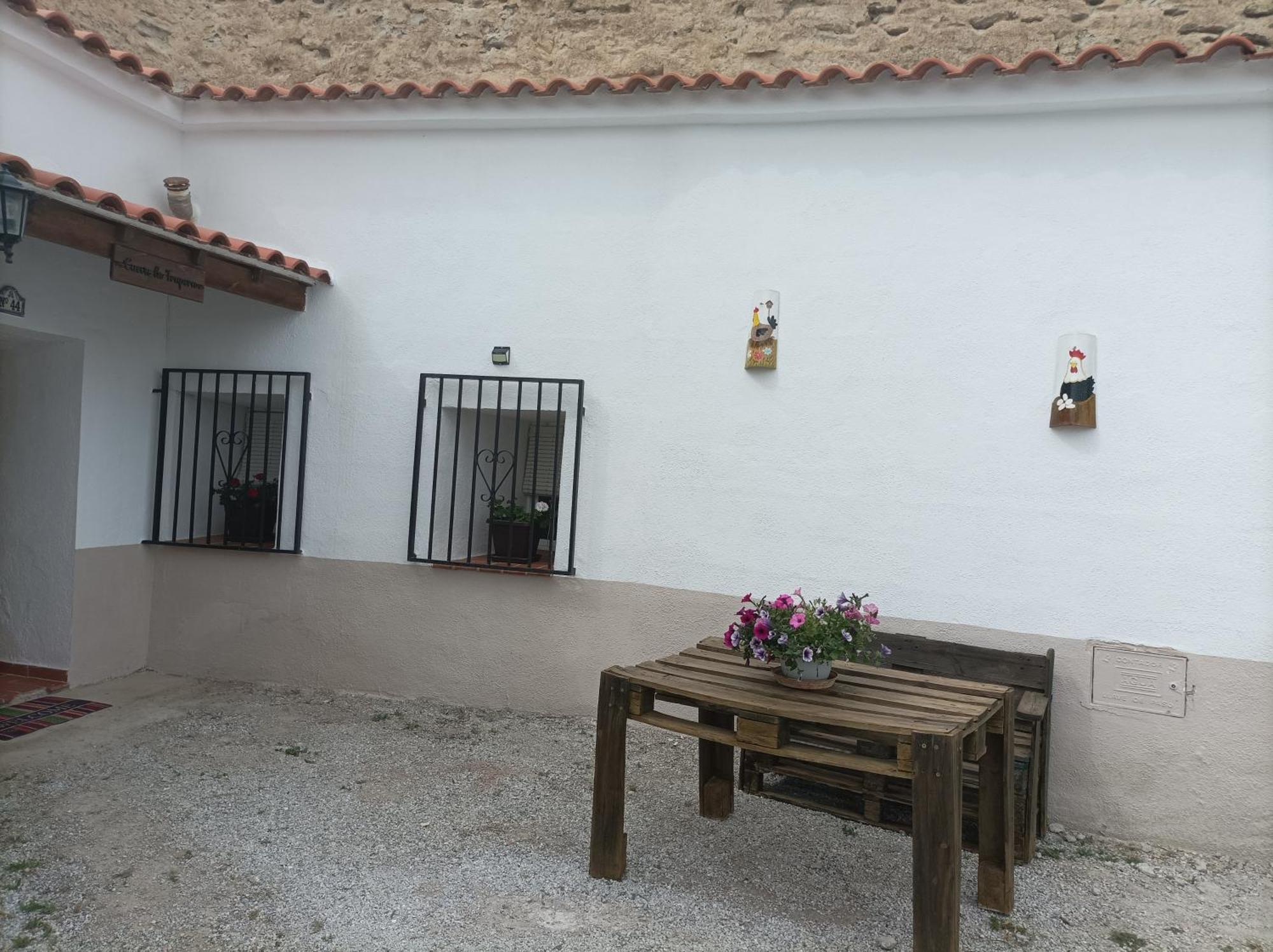 Cueva La Trapera Guest House Benamaurel Exterior photo